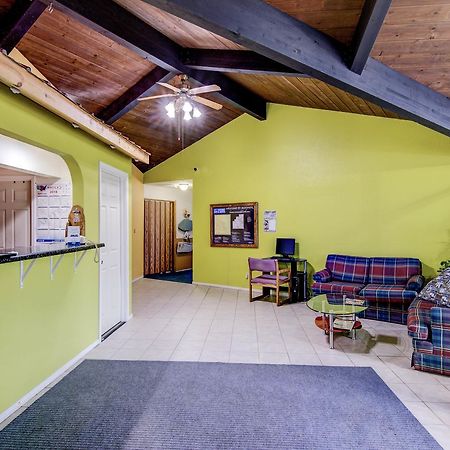 Bloomer Inn & Suites Esterno foto