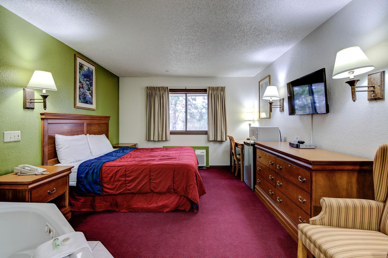 Bloomer Inn & Suites Esterno foto