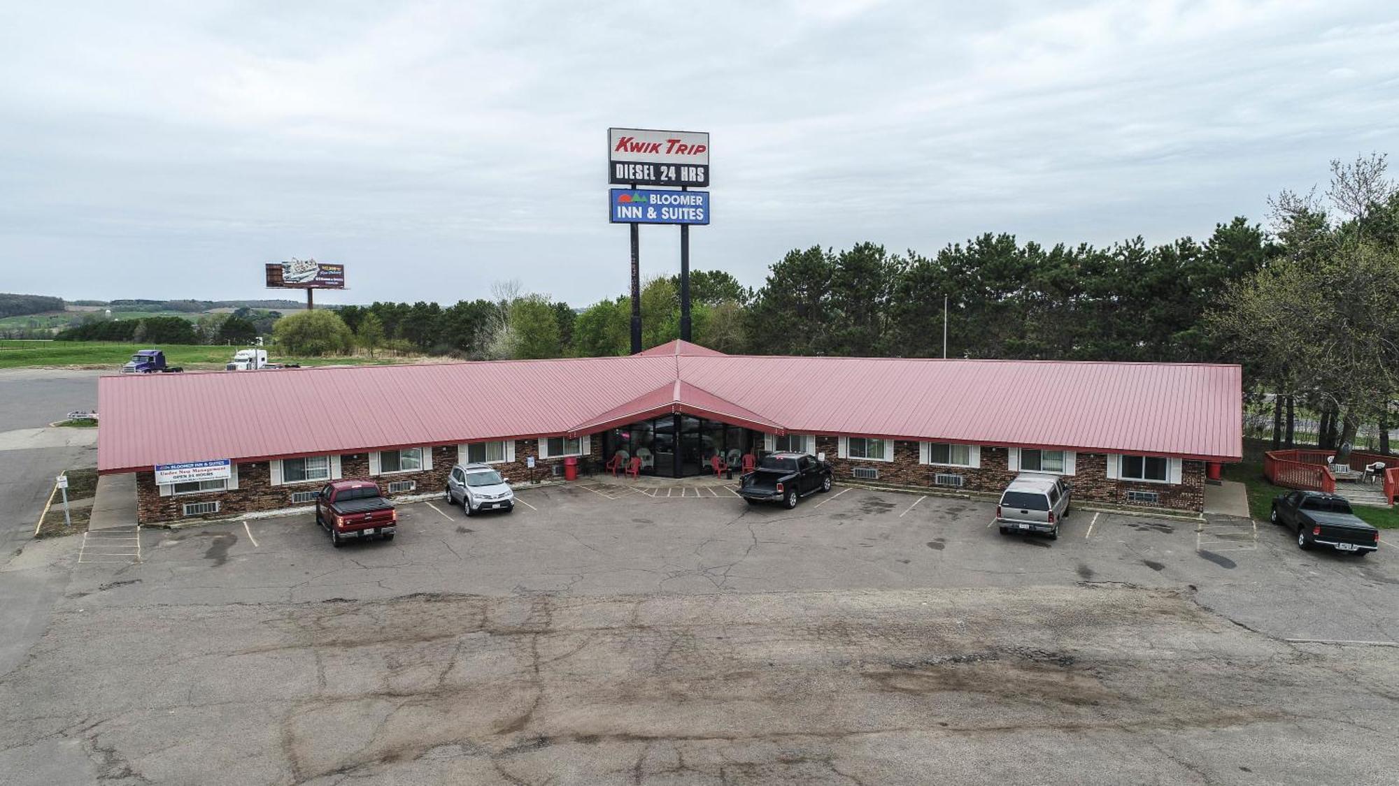 Bloomer Inn & Suites Esterno foto