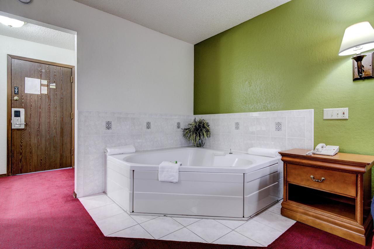 Bloomer Inn & Suites Esterno foto