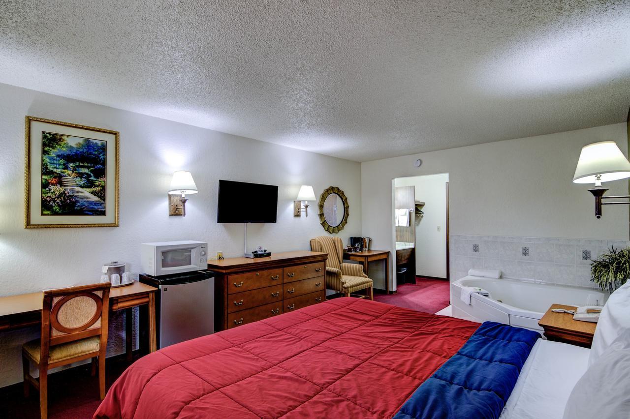 Bloomer Inn & Suites Esterno foto