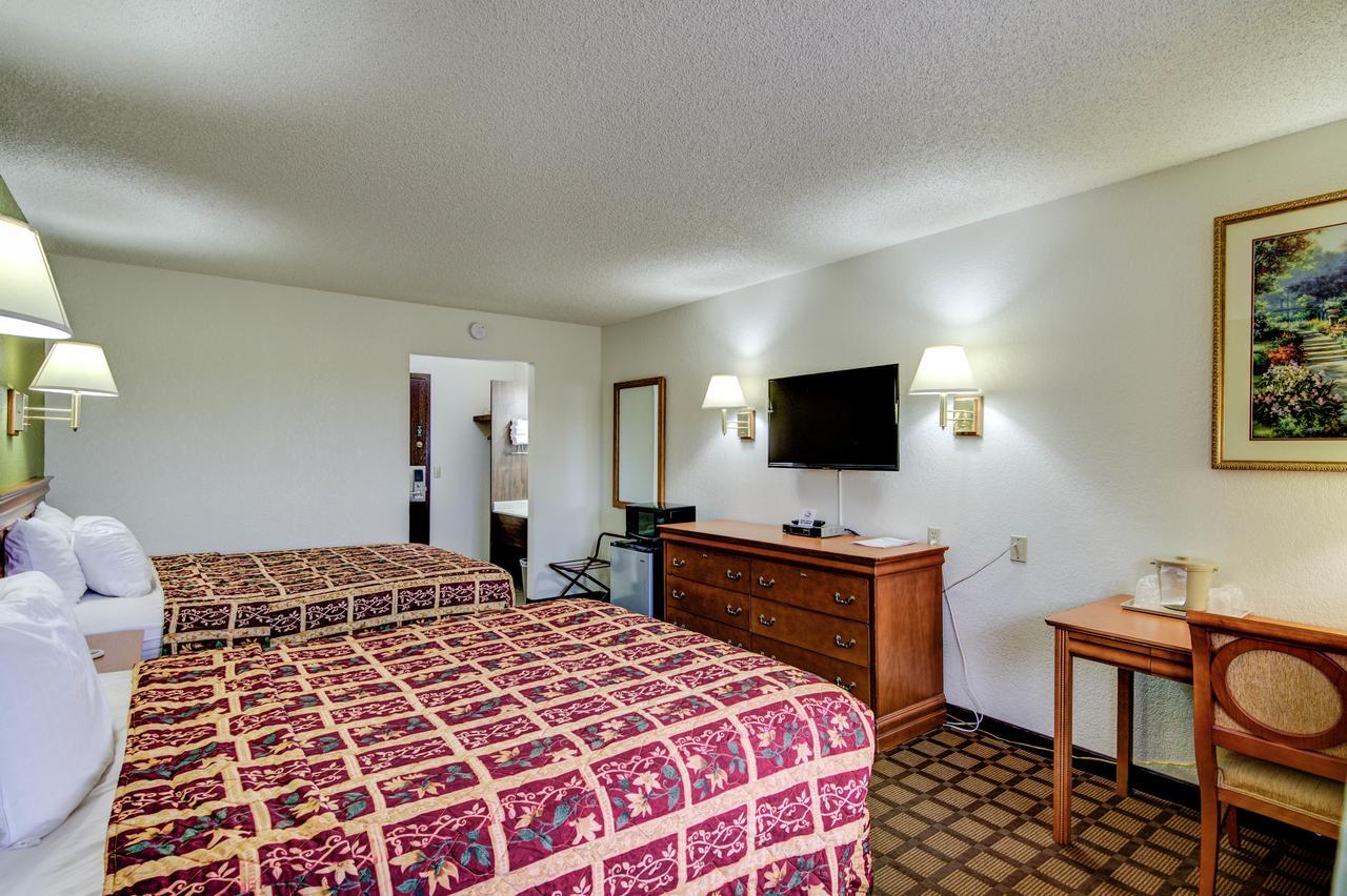 Bloomer Inn & Suites Esterno foto