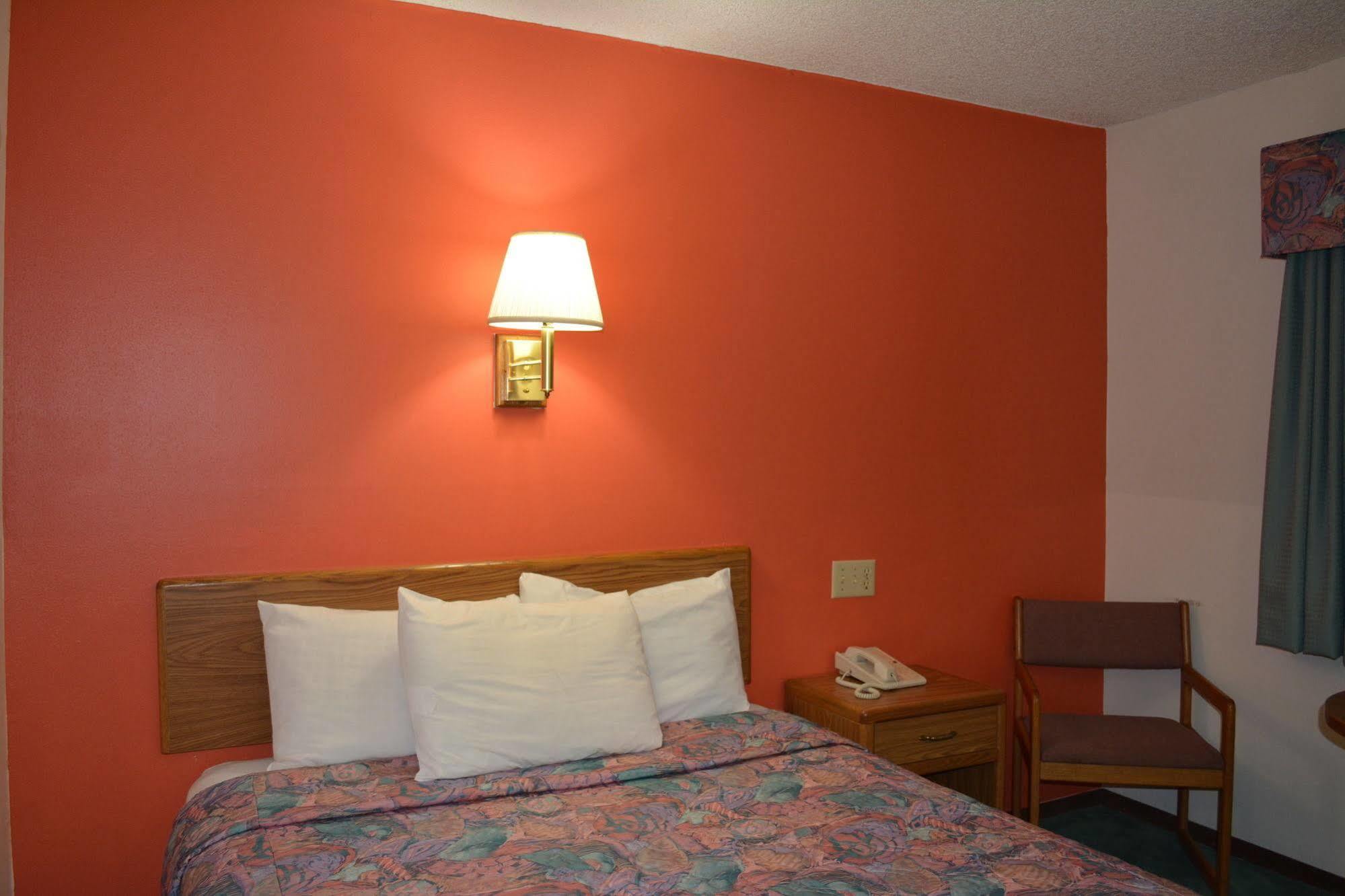 Bloomer Inn & Suites Esterno foto