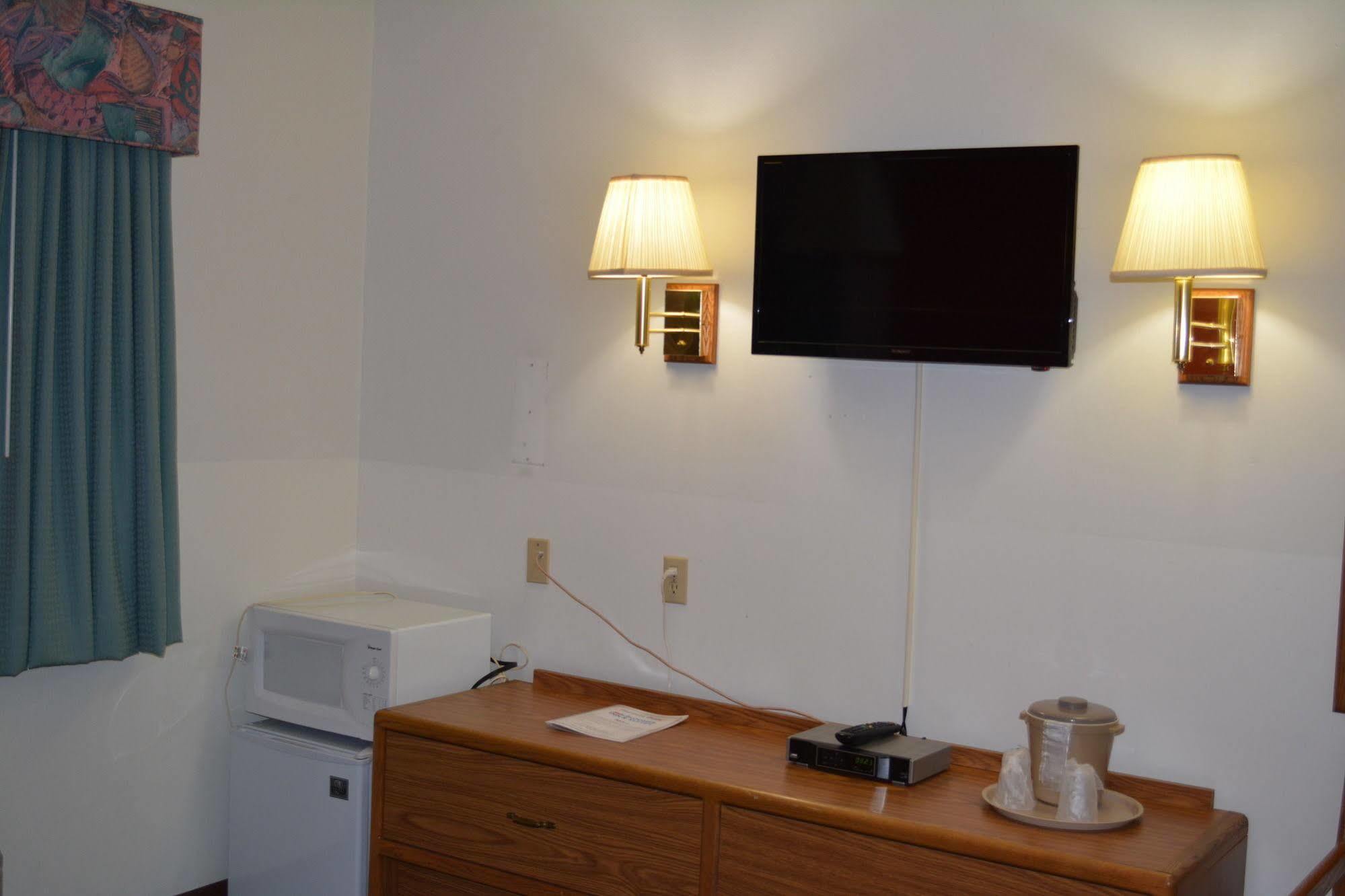 Bloomer Inn & Suites Esterno foto
