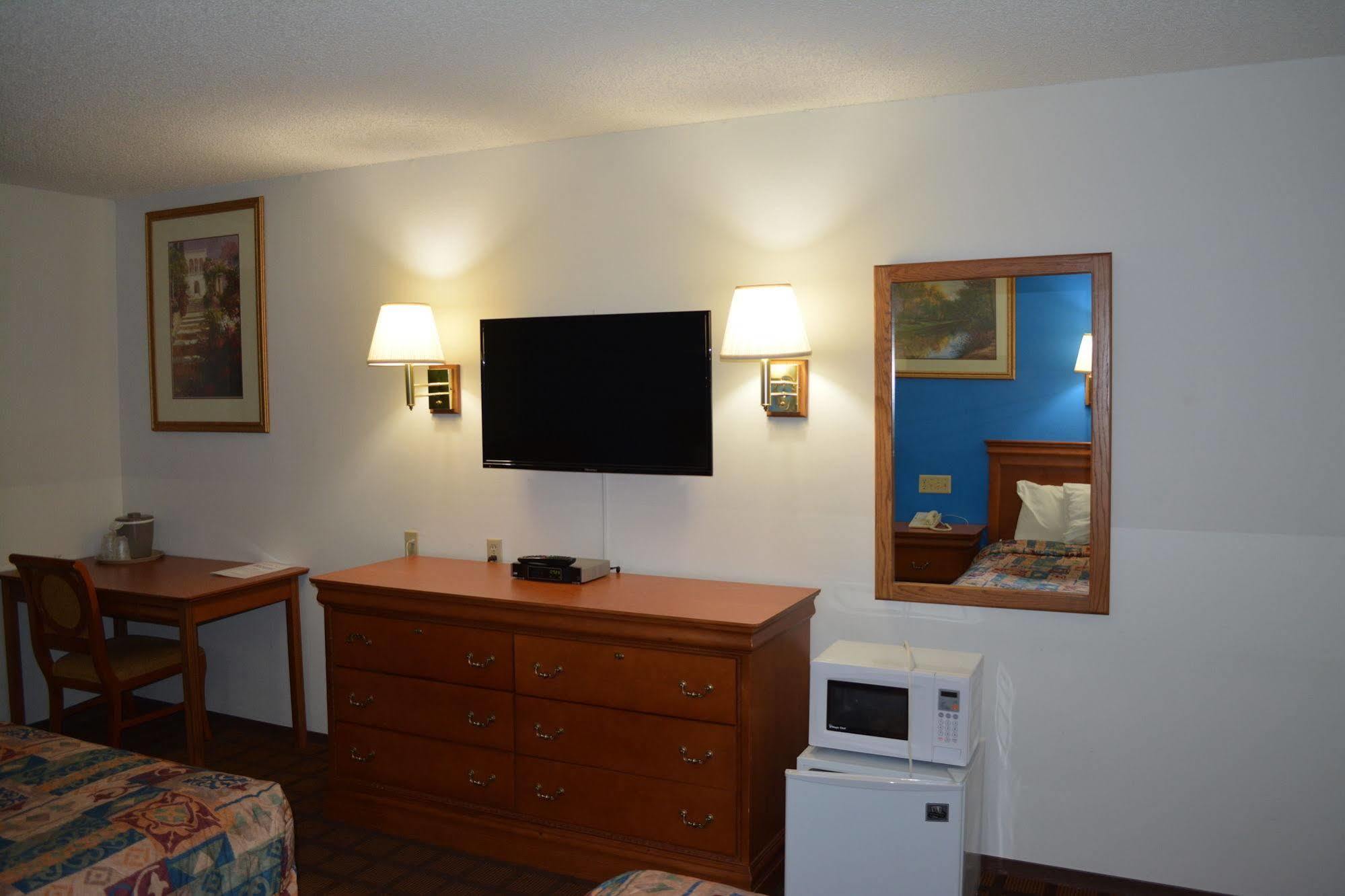 Bloomer Inn & Suites Esterno foto