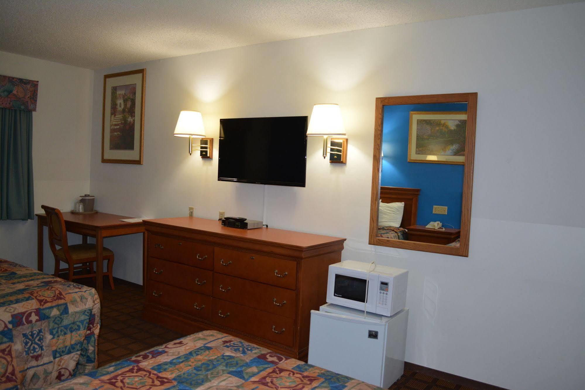 Bloomer Inn & Suites Esterno foto